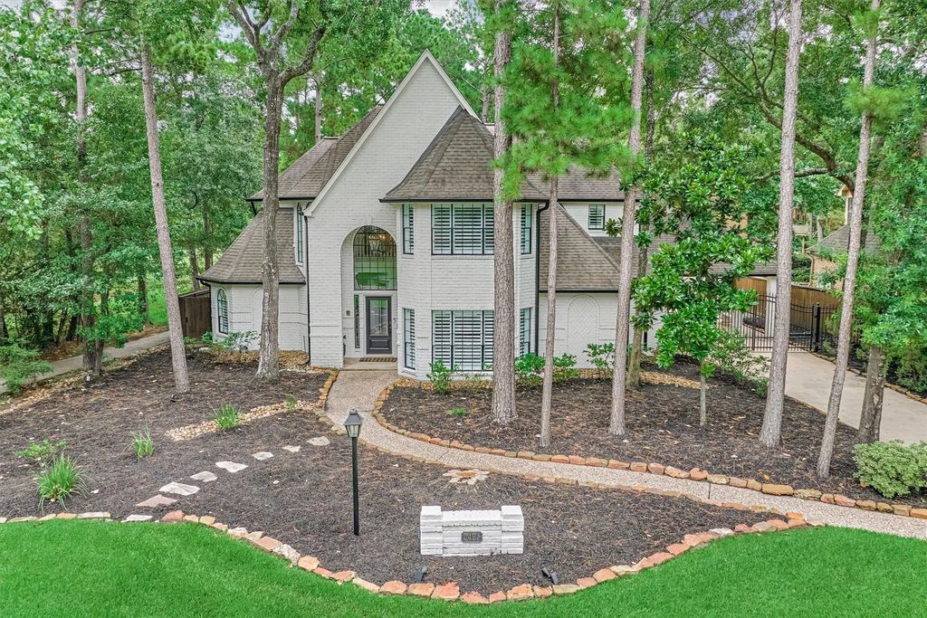 42 Golden Shadow Circle, The Woodlands
