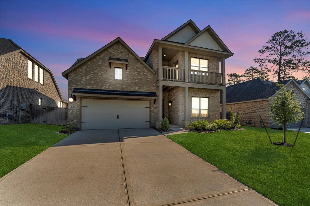 608 Cypress Bay Lane, Pinehurst