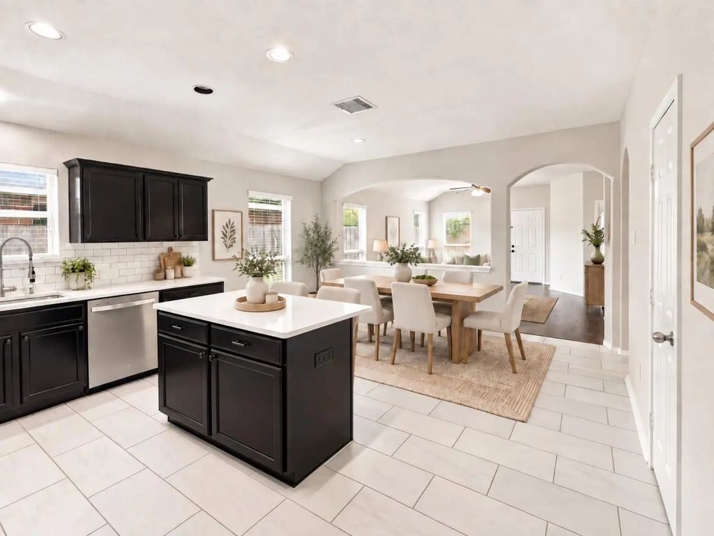 2913 Landing Edge Lane, League City