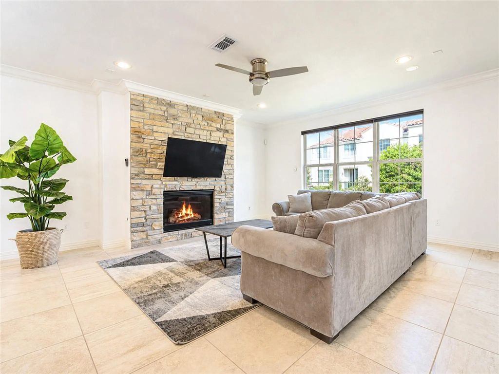 13605 Teal Bluff Lane, Houston