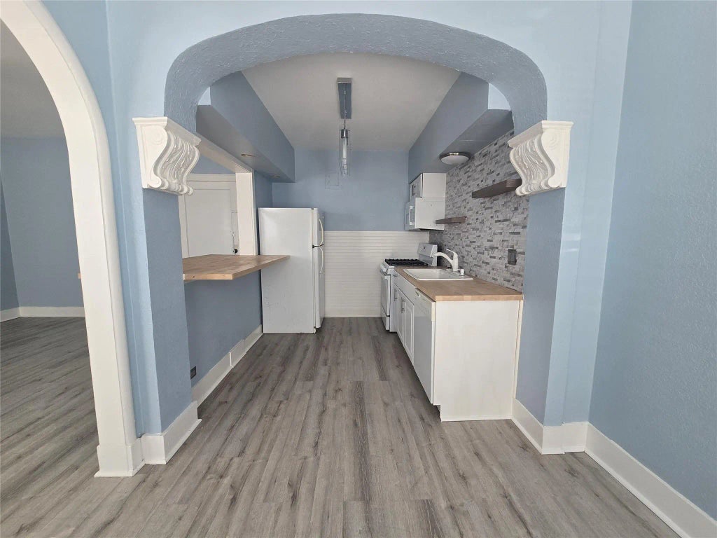 725 Broadway Avenue 3, Galveston