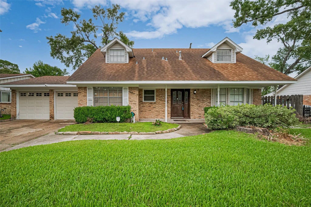 13351 Oak Leaf Lane, Houston