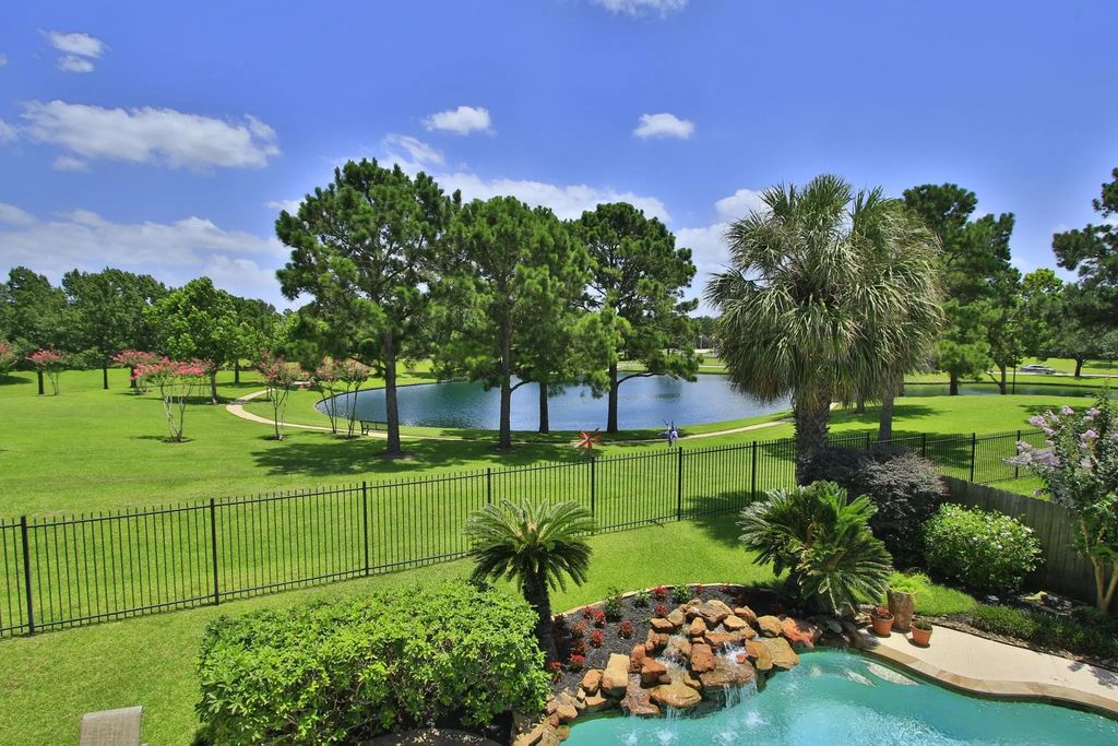 17331 Fairgrove Park Drive, Houston