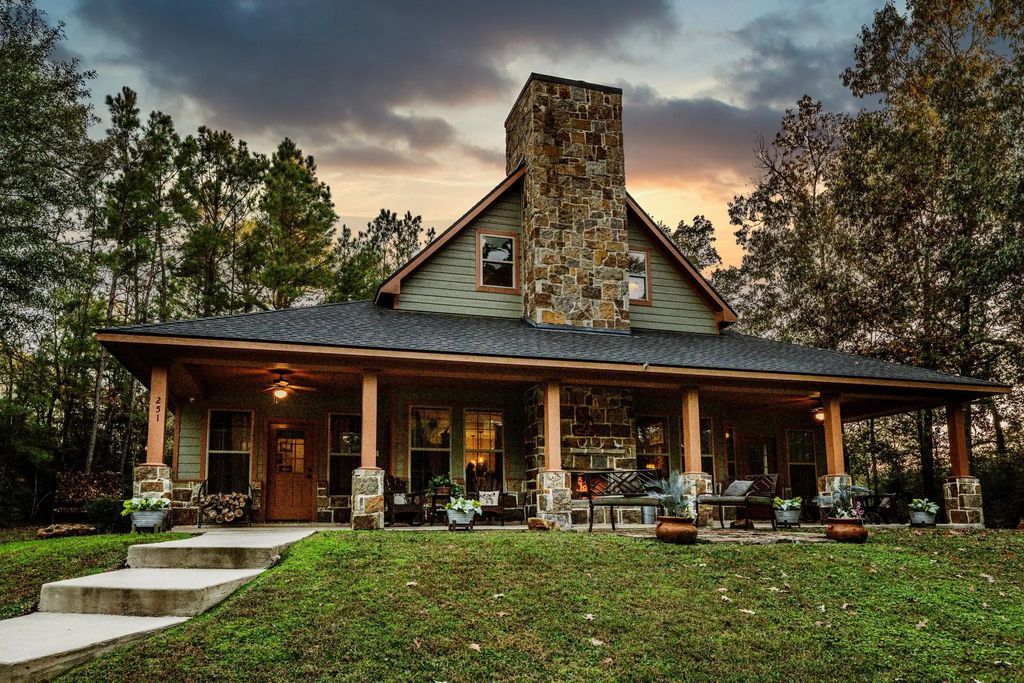 251 Deep Forest Drive, Trinity