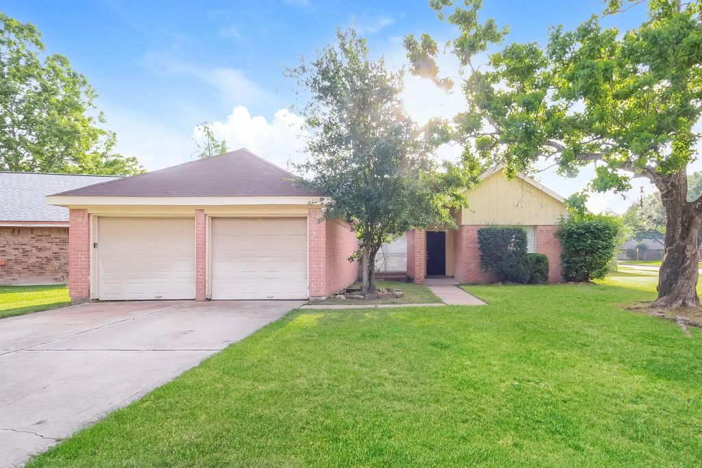 2710 Village Court, Katy