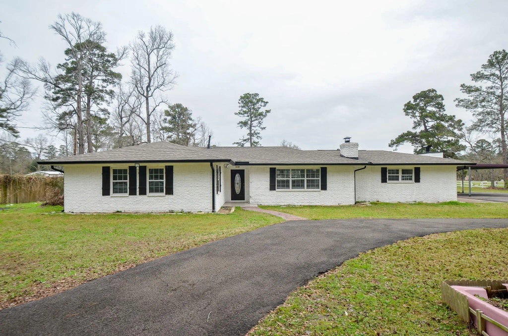 8810 Dogwood Drive, Tomball