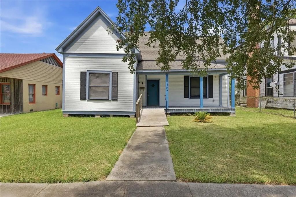 1206 Pine Avenue, Orange