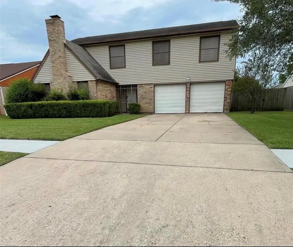 1323 River Rock Drive, Missouri City