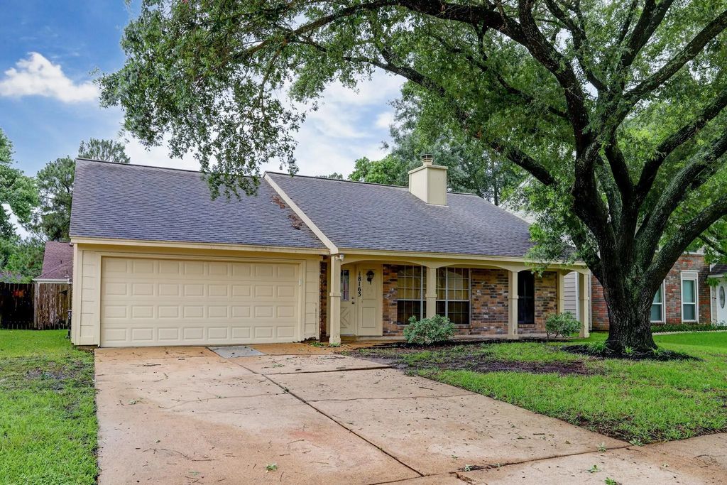 18163 Brooknoll Drive, Houston