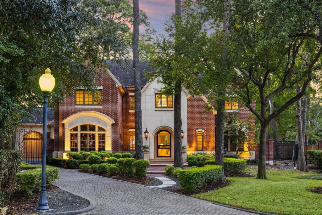 918 Huntington Cove, Houston