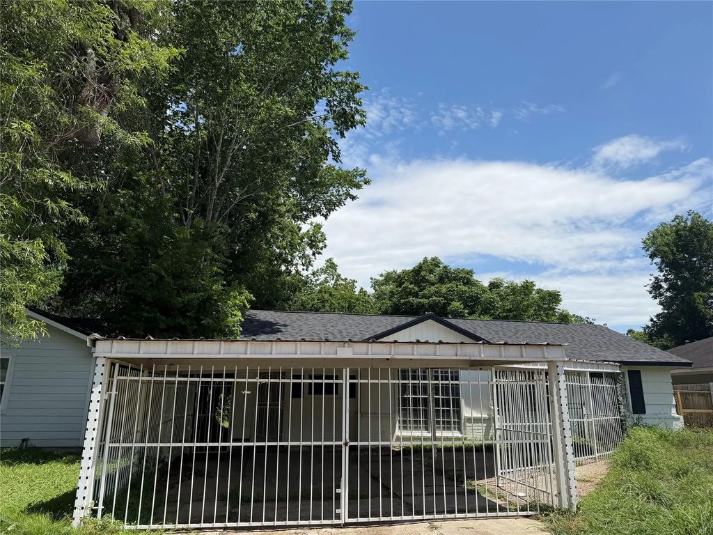 5535 Elmlawn Drive, Houston