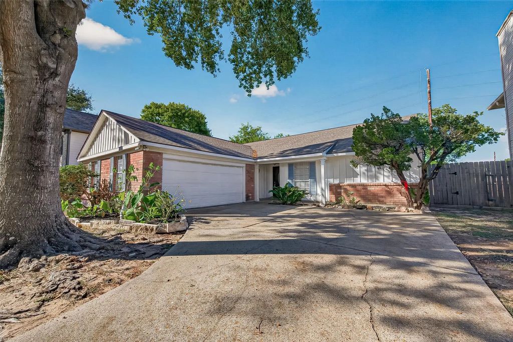 16026 Sweetwater Creek Drive, Houston