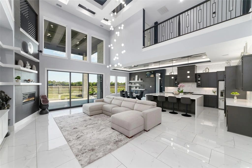 13702 Martingale Pointe Drive, Cypress