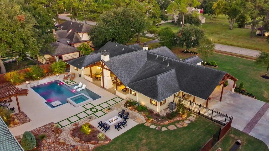 904 W Castlewood Avenue, Friendswood