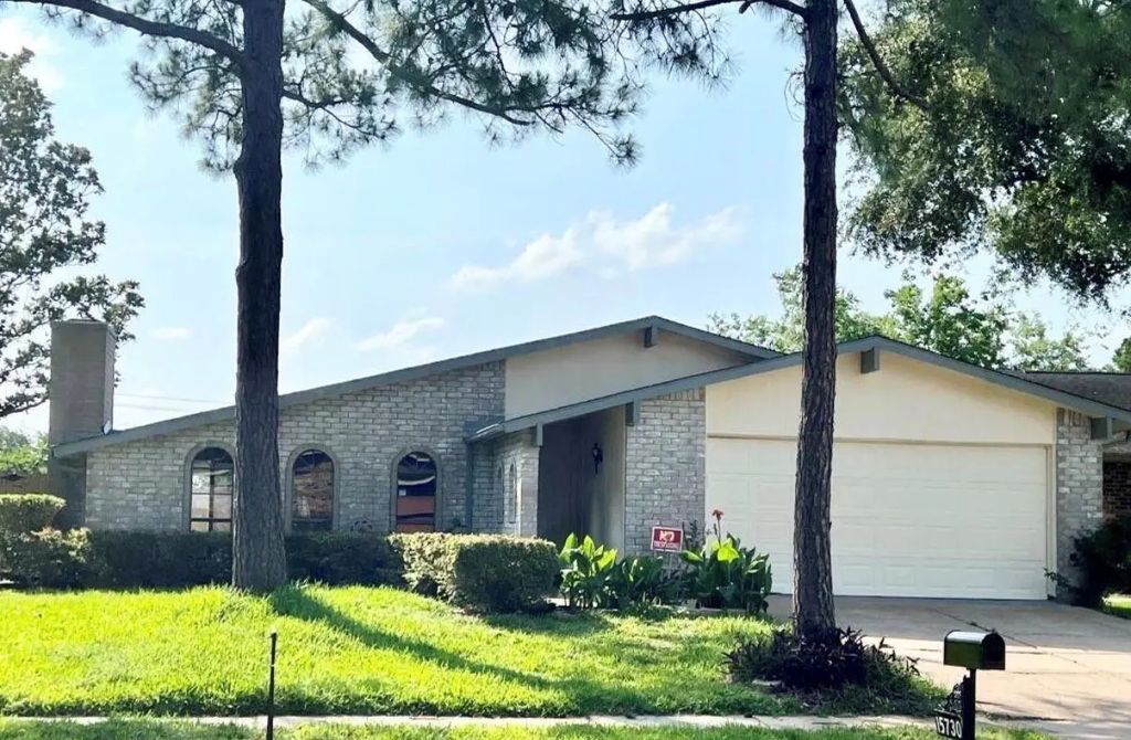 15730 Corsair Road, Houston