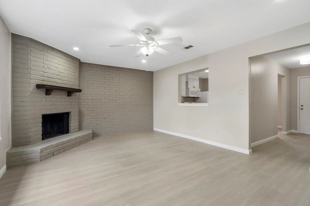 6907 Chasewood Drive, Missouri City