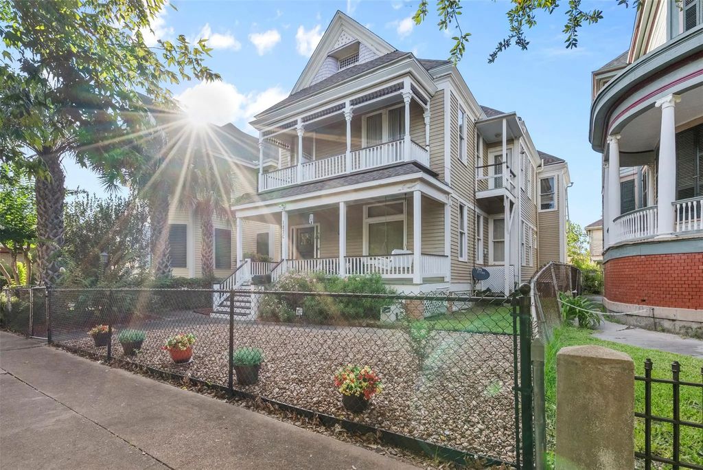 1820 Winnie Street, Galveston