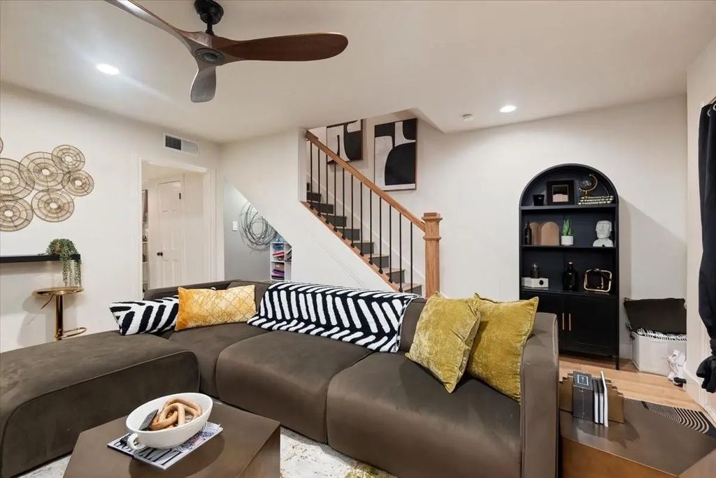 5217 Arboles Drive E, Houston