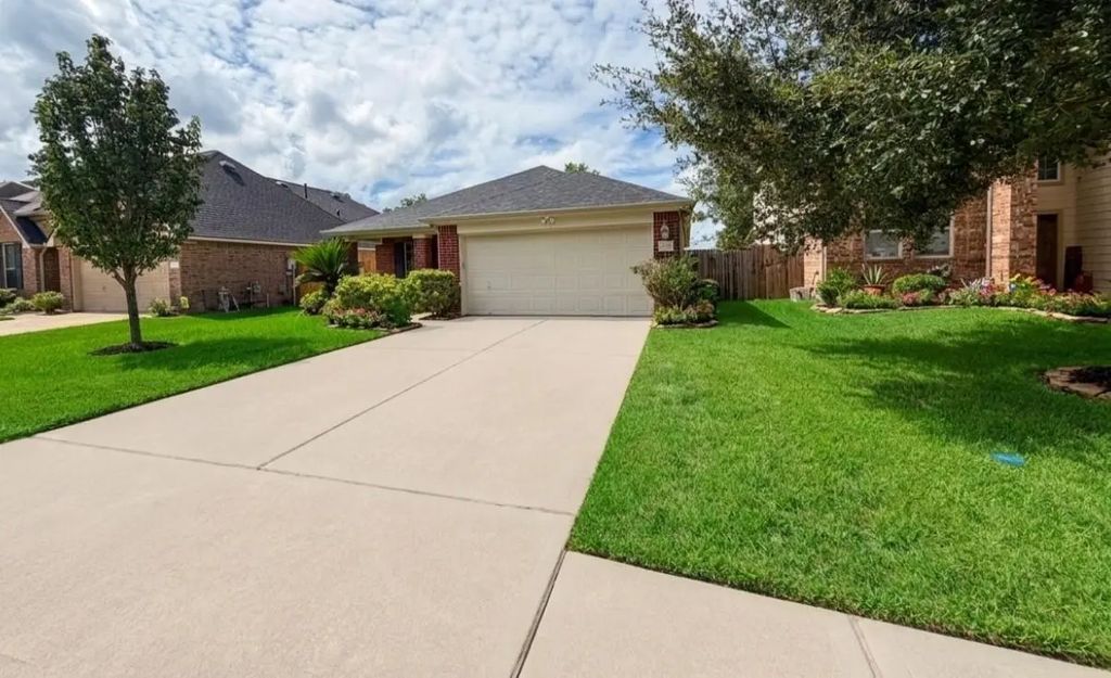 21723 Saragosa Pond Lane, Spring