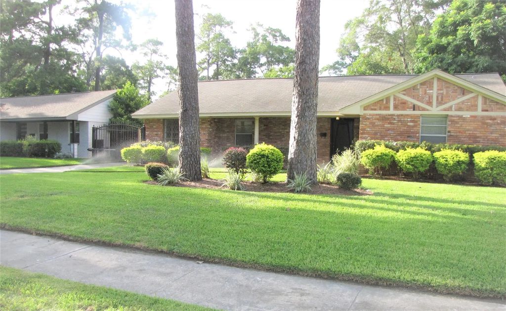 10014 Cedardale Drive, Houston