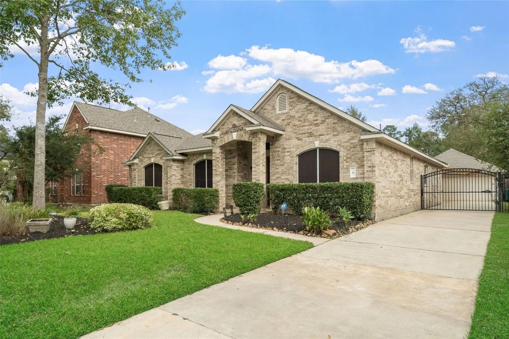 6 W Prairie Dawn Circle, The Woodlands
