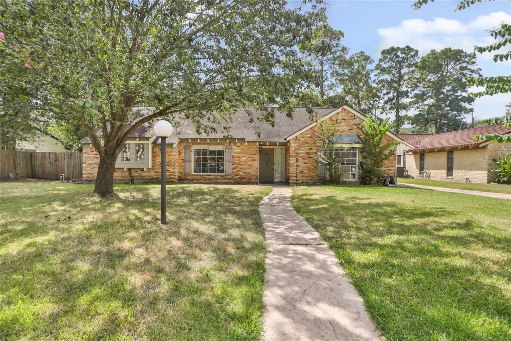 211 W North Hill Drive, Spring