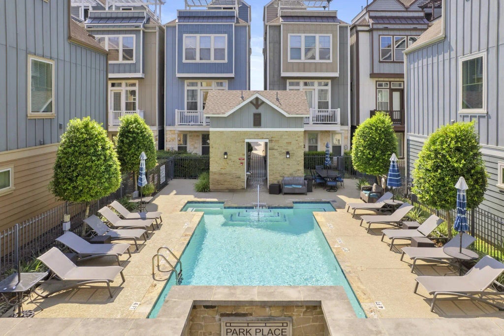 702 N Shepherd Drive, Houston