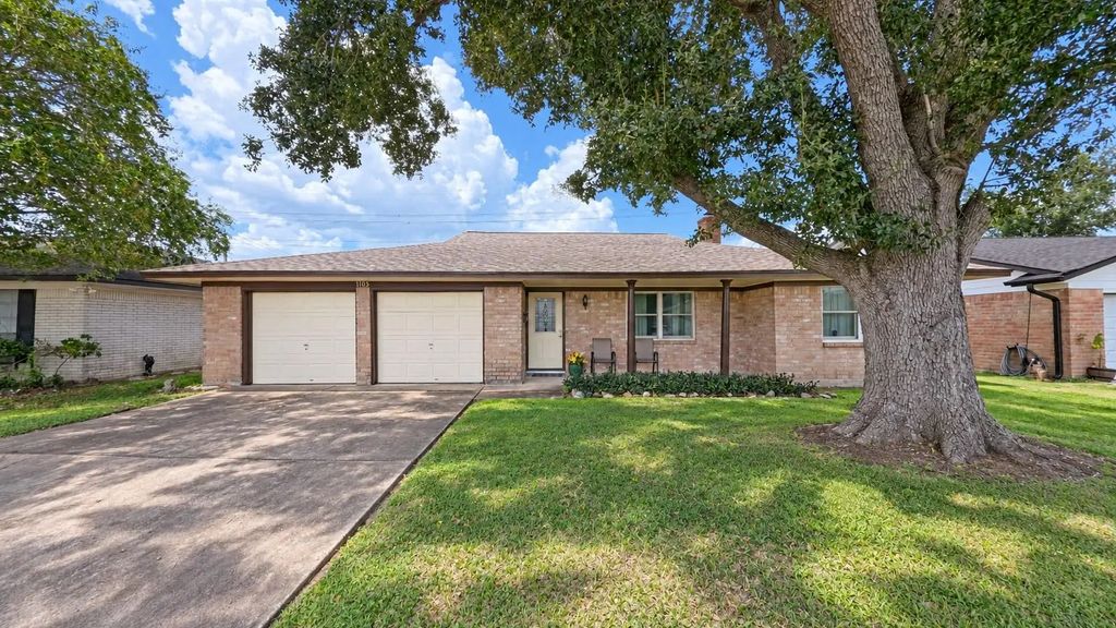 1105 Brenda Drive, Deer Park