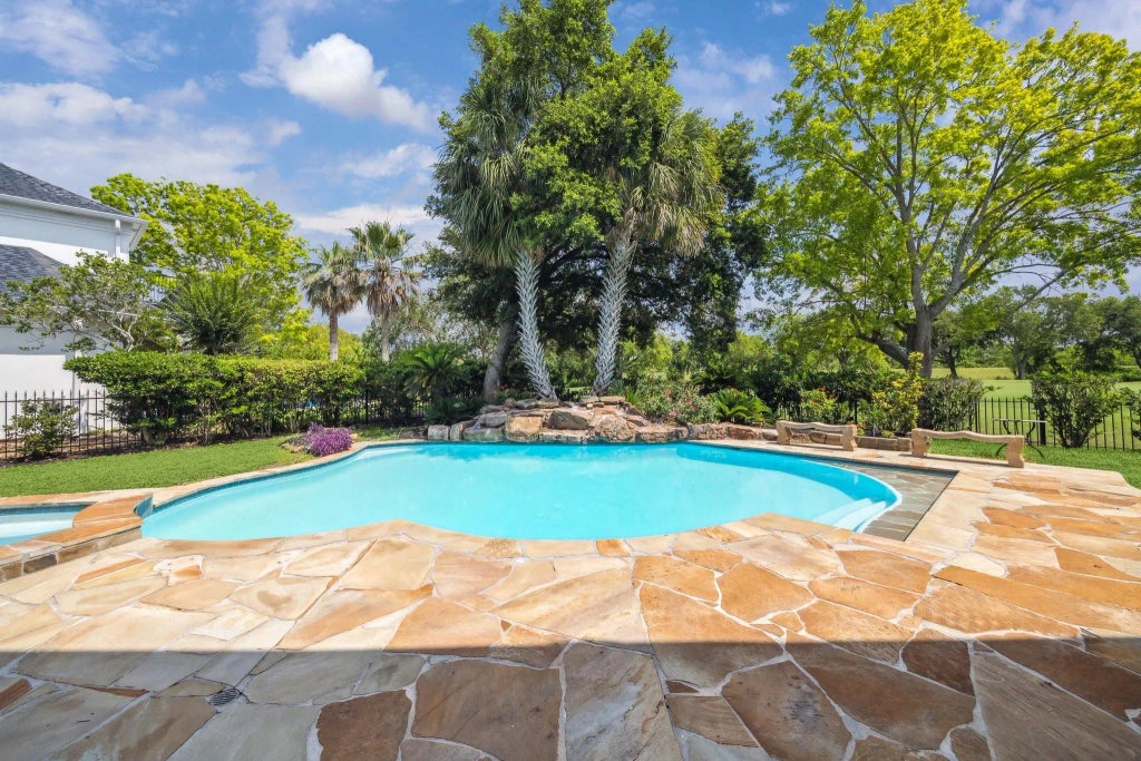 4111 Thistle Hill Court, Sugar Land