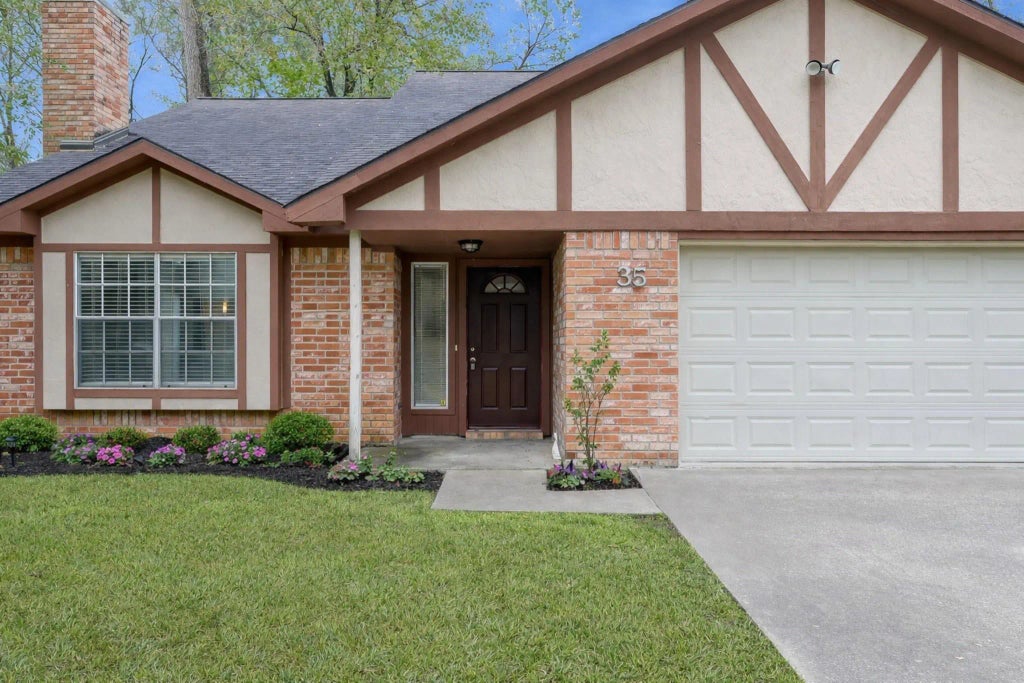 35 Maywind Court, The Woodlands