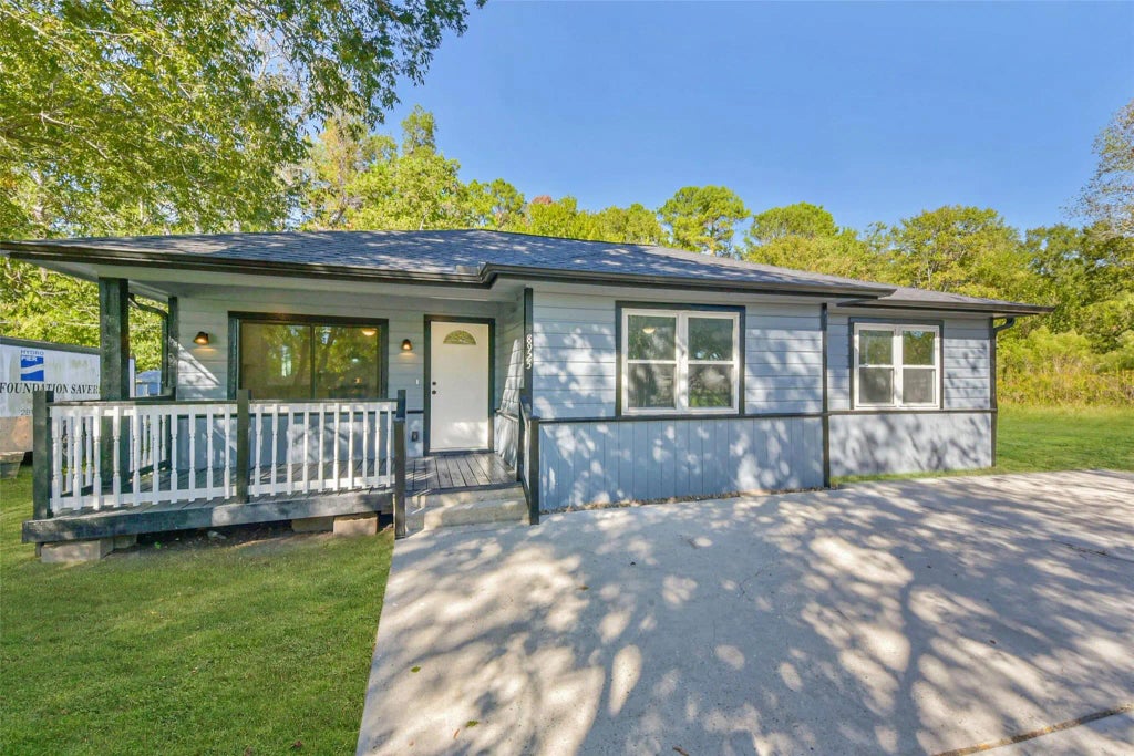 8925 Everglade Drive, Houston
