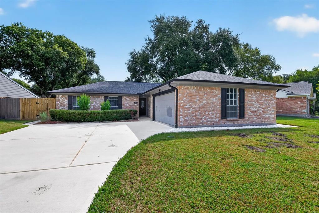 822 Shadwell Drive, Houston