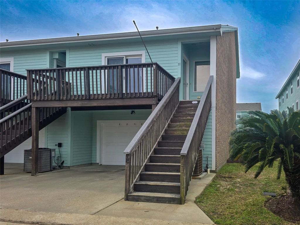 3100 75th Street 11, Galveston
