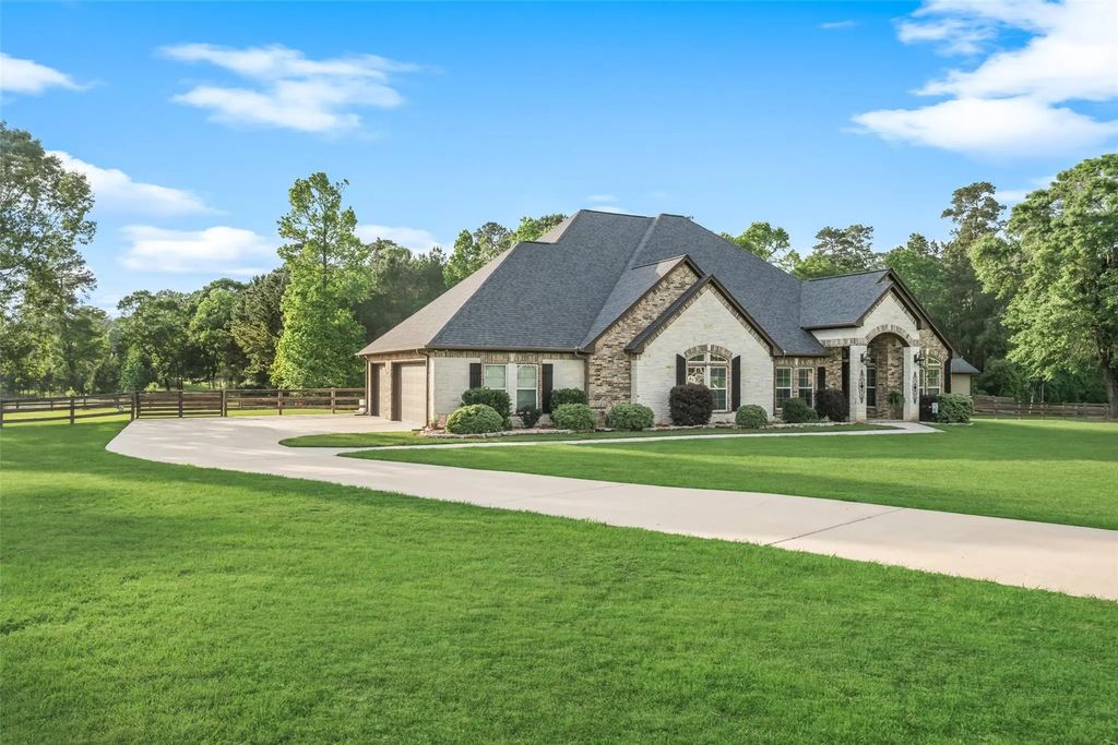 15442 Crown Oaks Drive, Montgomery