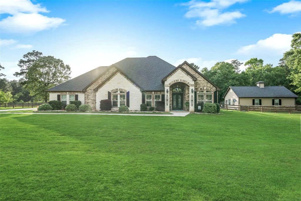 15442 Crown Oaks Drive, Montgomery