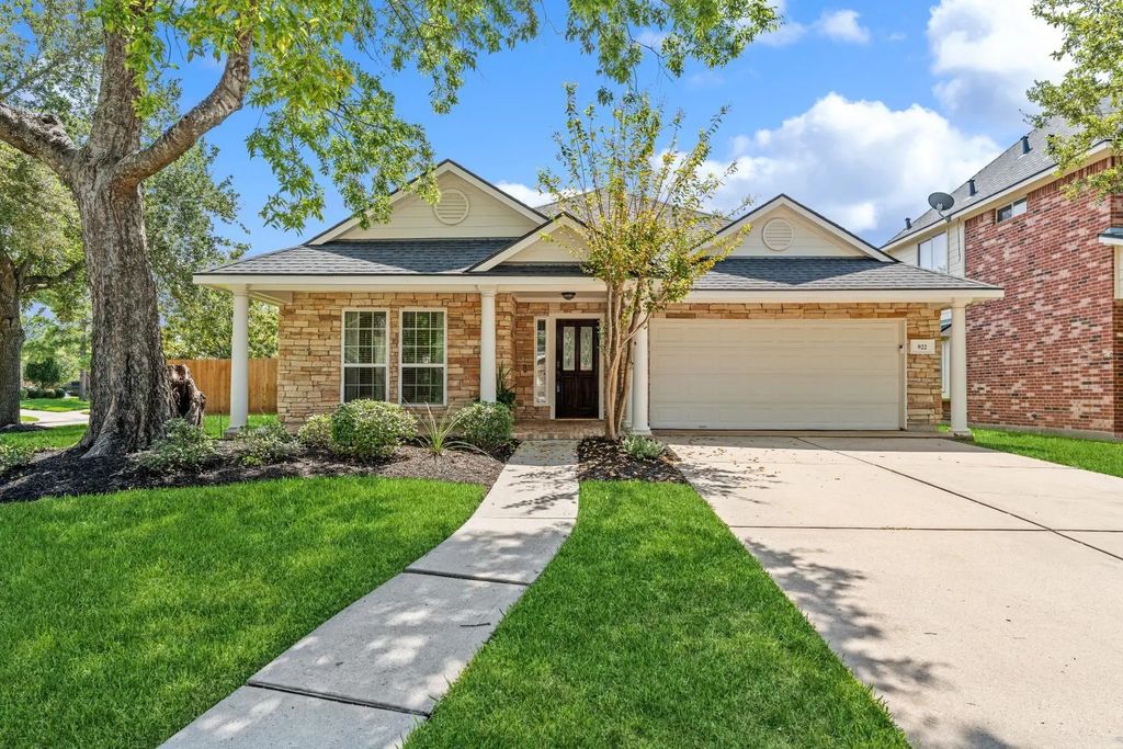 922 Spring Source Place, Spring