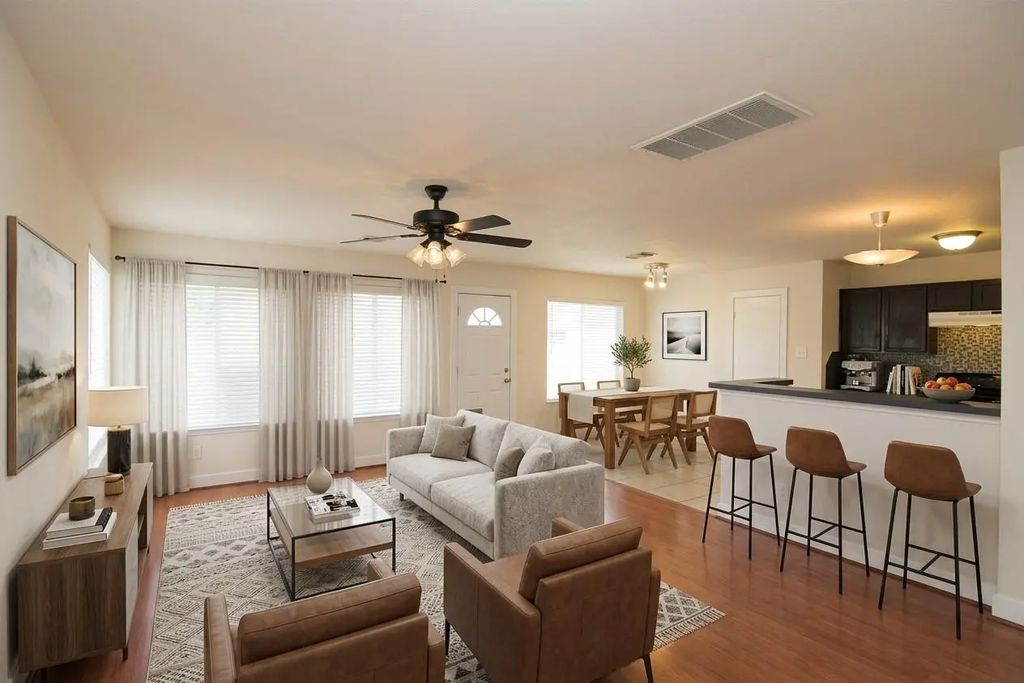 10110 Farrell Drive, Houston