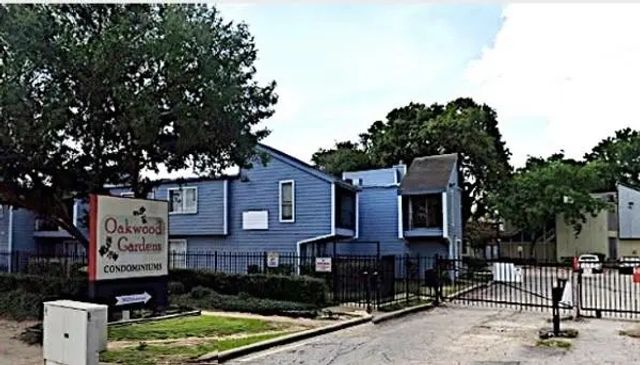 5625 Antoine Drive 313, Houston