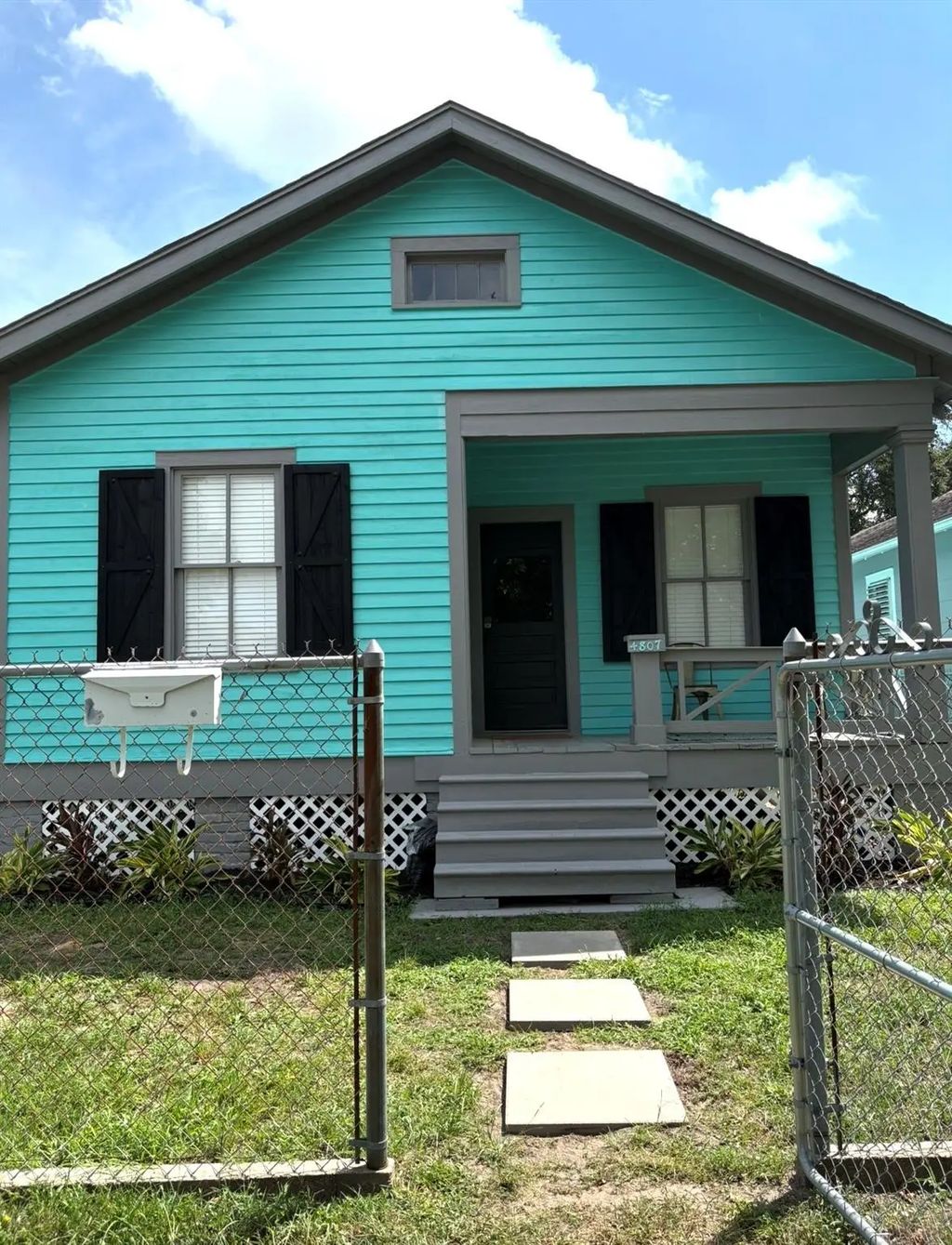 4807 Avenue P 1/2, Galveston