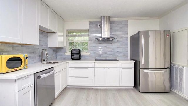 5538 Holly Street 316, Houston