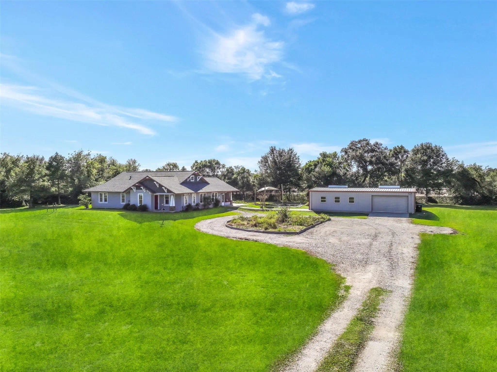 3200 Fairway Drive, Alvin