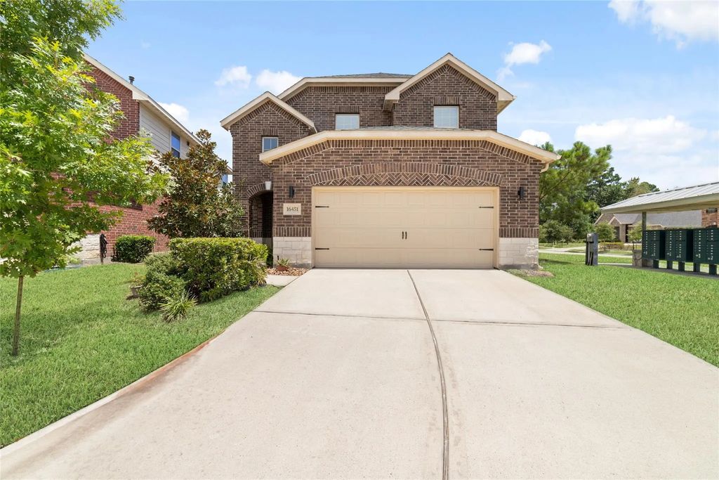 16451 Rosary Pea Place, Conroe