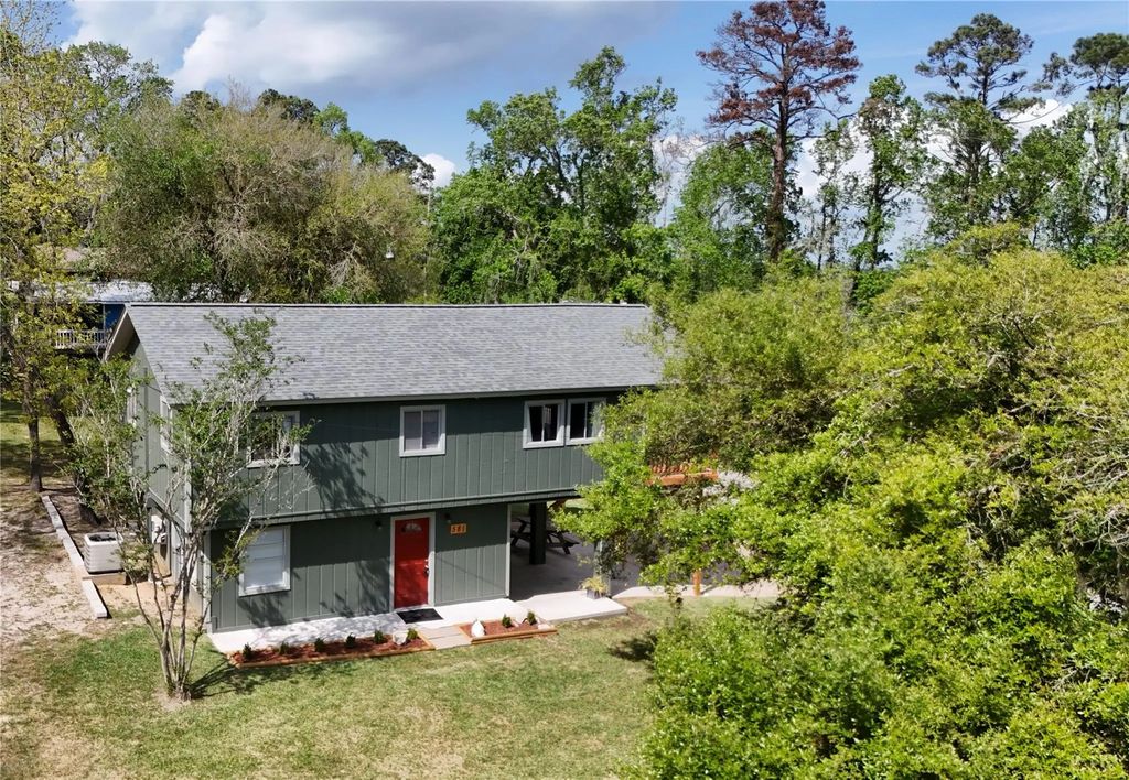 581 Northwood Drive, Point Blank