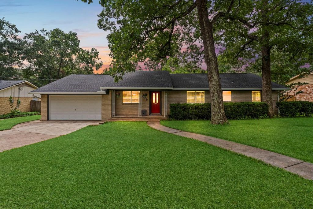 209 Summit Drive, Conroe