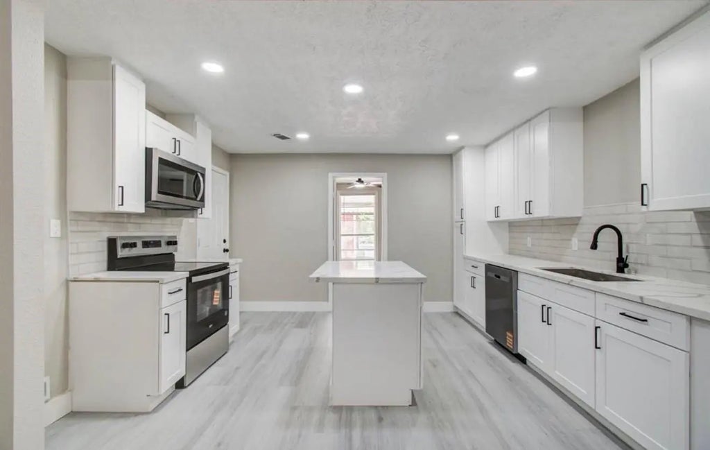 1007 San Jacinto Street, Highlands