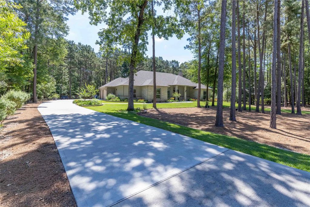 166 Rim Rock Road, Huntsville