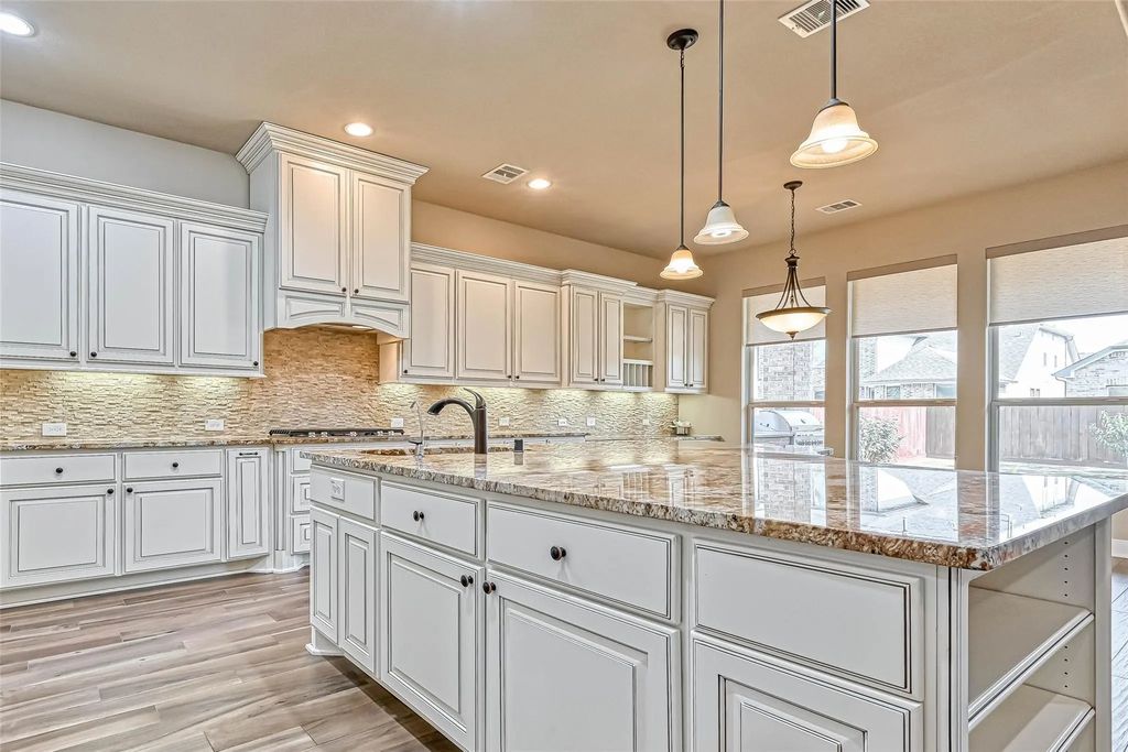 10406 Southern Hawker, Conroe