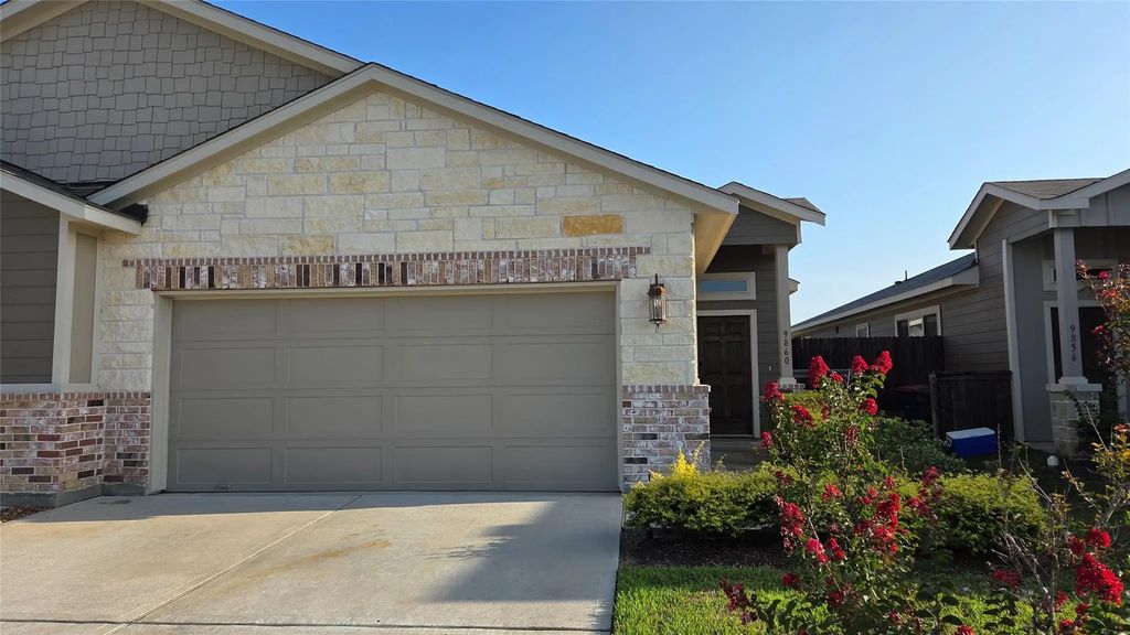 9860 Grosbeak Lane, Magnolia