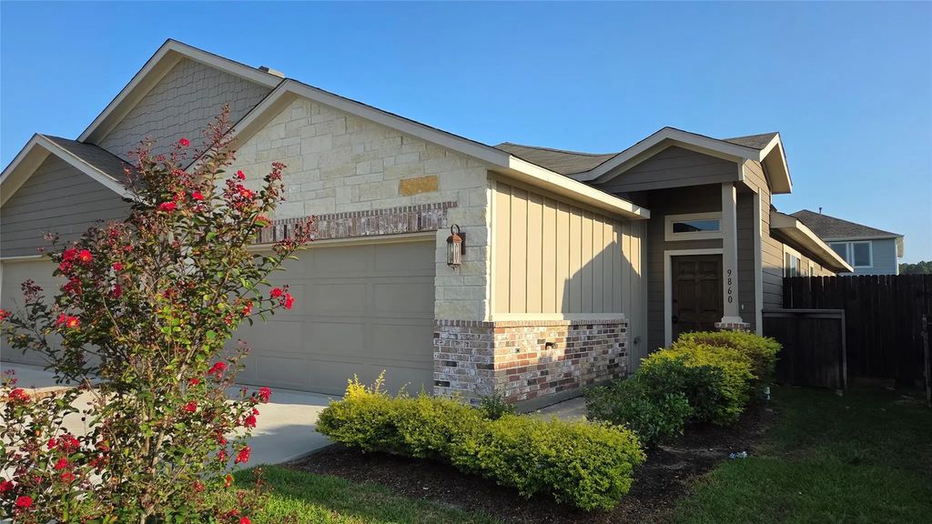 9860 Grosbeak Lane, Magnolia