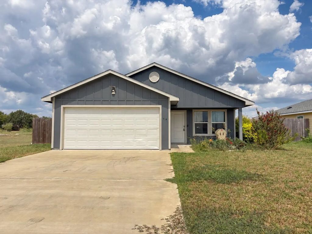 714 Flycatcher Drive, Palacios